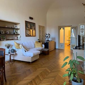 Camera con letto king size